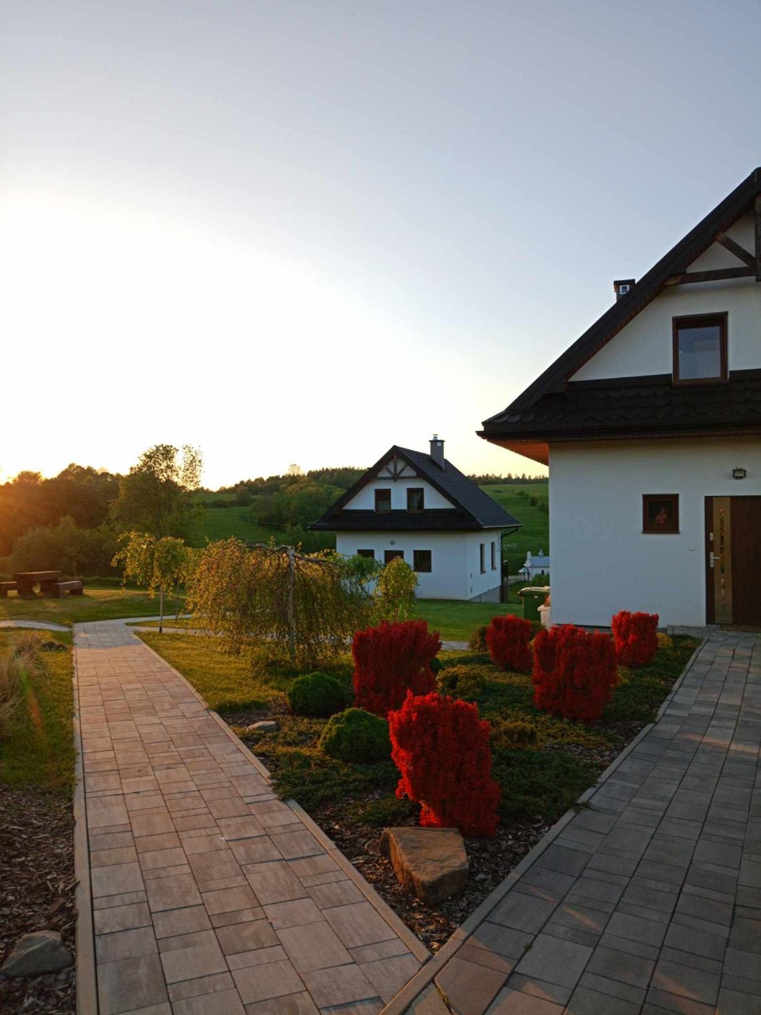 Brzozowy Zagajnik Bieszczady - Domki Z Balia Ogrodowa Villa Bereznica Wyzna Exterior photo